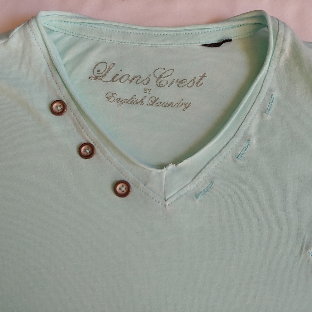Lion's Crest V-neck